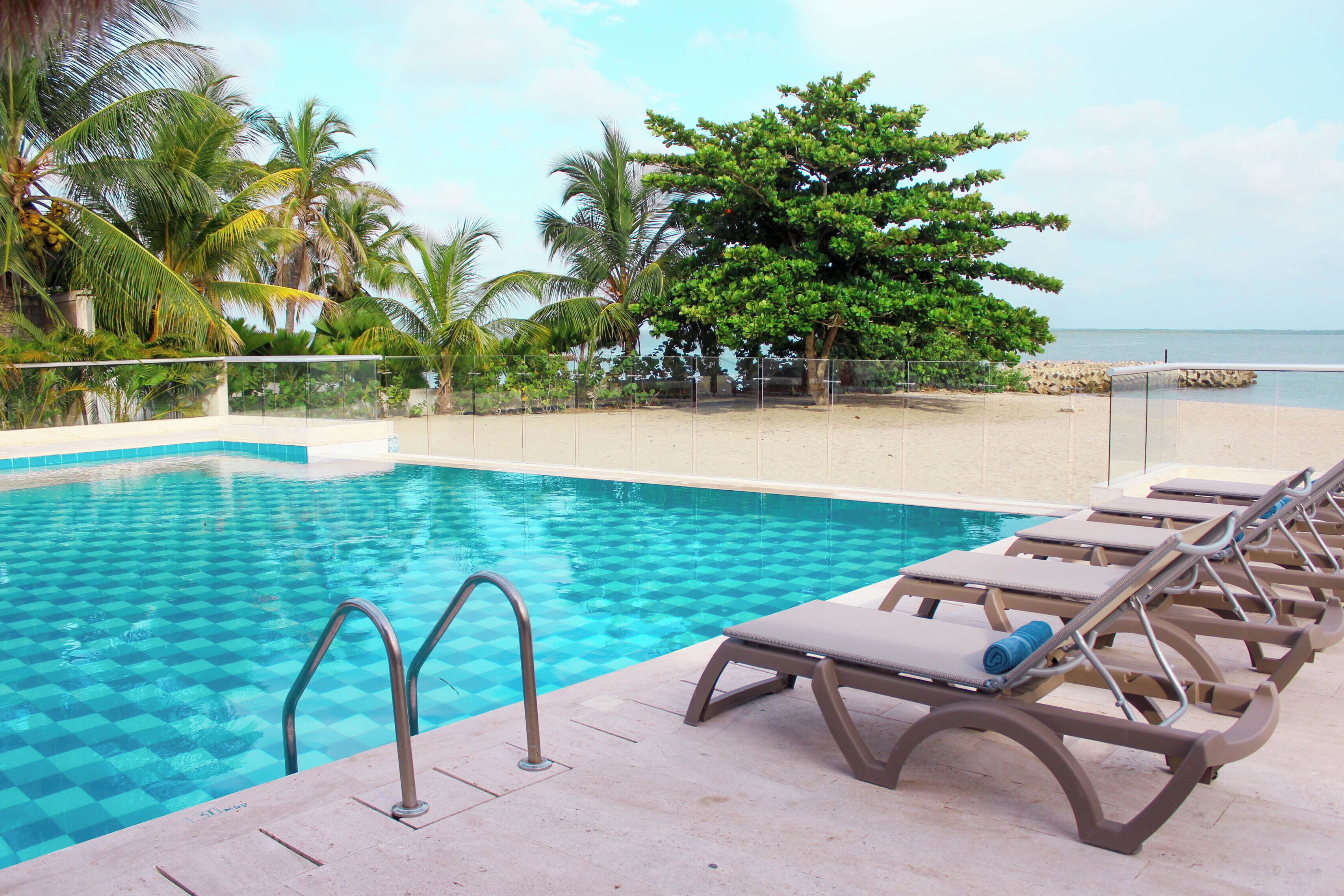 Kolam renang outdoor