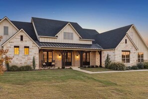 Exterior - Luxe Estate near DFW | Chef’s Kitchen • Fireplace (Flower Mound)