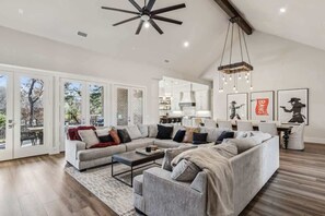 Smart TV, fireplace, offices