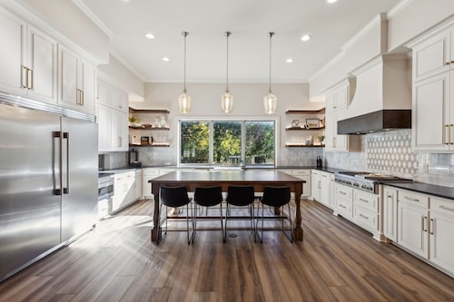 Luxury Family Estate near Dallas w/ games & outdoor living,  sleeps 22 