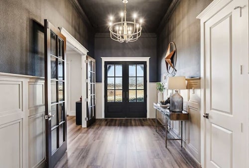 Luxe Estate near DFW | Chef’s Kitchen • Fireplace