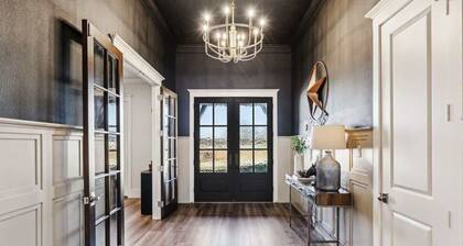 Luxe Estate near DFW | Chef’s Kitchen • Fireplace