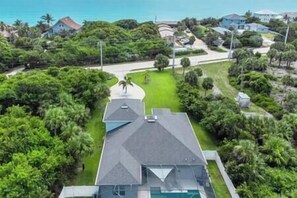 Exterior - Seaside Serenity -Private Pool w/ Beach Access (Melbourne Beach)