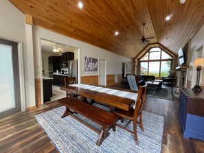 Dining - Sky Sunset Stay: Mountain Views, Hot Tub, Gameroom (Blue Ridge)