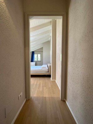 1 bedroom, desk, WiFi, bed sheets - Laura's Country House Bardolino Lake Pool & Tennis (Bardolino)
