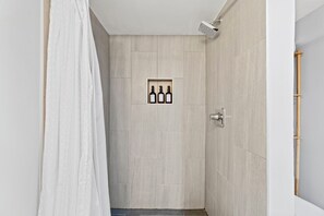 Dusche, Handtücher, Seife, Shampoo
