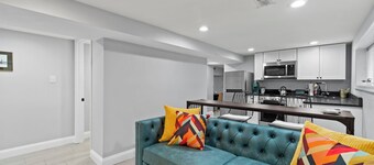 DC Urban Villa At Girard 1 Bed ~ 1 Bath - Bonus Sleeper Sofa