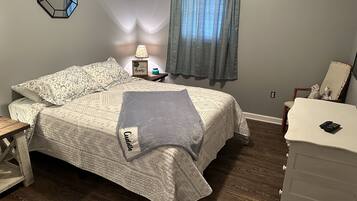 1 quarto, Wi-Fi de cortesia, roupa de cama