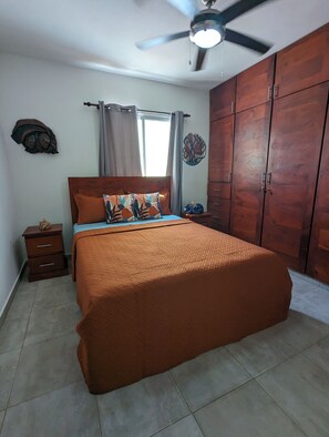 2 quartos, ferros/tábuas de passar roupa, Wi-Fi, roupa de cama