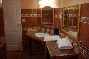 Asciugamani, sapone, carta igienica