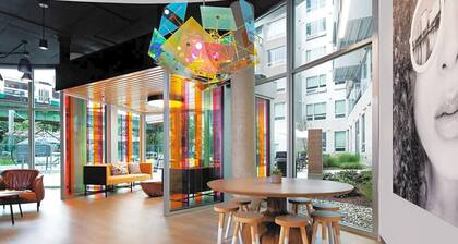 Upscale East Cambridge 2BR w/ Gym & W/D, nr Lechmere T, by Bluegorund