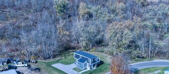 Modern Amish Country Home, close to Berlin, Millersburg, Wooster, Loudenville.