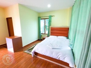 Habitación doble exclusiva | Ropa de cama de alta calidad, edredón y camas con pillow-top 