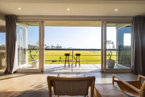 Vila design, 4 quartos | Vista do quarto