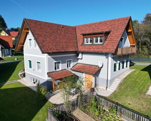 Exterior - Holiday Apartment "Mühlbauerhof Mit Balkon" with Mountain View, Balcony & Wi-Fi (Großklein)
