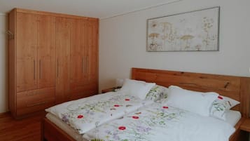 3 habitaciones, wifi gratis y ropa de cama