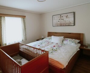 3 bedrooms, free WiFi, bed sheets - Holiday Apartment "Mühlbauerhof Erdgeschoss" with Mountain View, Private Terrace & Wi-Fi (Großklein)