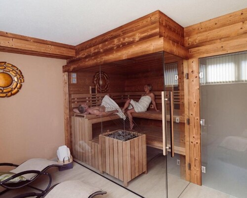 Holiday Apartment "Mühlbauerhof Erdgeschoss" with Mountain View, Private Terrace & Wi-Fi