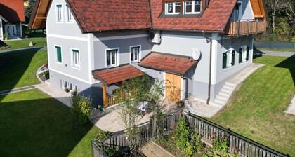 Holiday Apartment "Mühlbauerhof Erdgeschoss" with Mountain View, Private Terrace & Wi-Fi