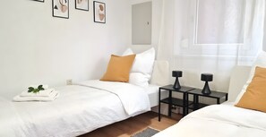 3 chambres, fer et planche à repasser, Wi-Fi gratuit, draps fournis