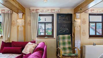 Fernseher, Kamin, DVD-Player, Stereoanlage