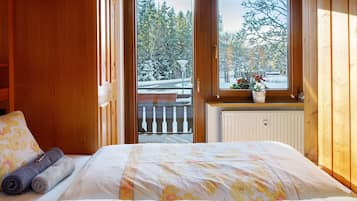 1 bedroom, free WiFi, bed sheets