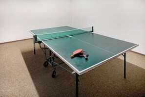 Games room - Apartment 'Oskar' with Mountain View, Shared Garden and Wi-Fi (Titisee-Neustadt)