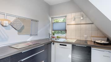 Kühlschrank, Herdplatte, Geschirrspüler