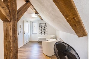 Interior - Holiday Apartment 'Eichendorff Loft' with Mountain View and Wi-Fi (Nordhausen)