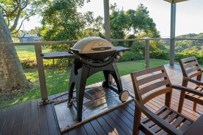 BBQ/picnic area - Baileys Cottage (Merewether)