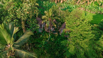 One-Bedroom Villa | Minibar, free WiFi, bed sheets