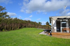Terrace/patio - Manuka Views - Close to Thermal Hot Pools (Kaukapakapa)
