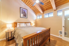 2 bedrooms, iron/ironing board, travel cot, free WiFi - Ski-In Ski-Out, Walk to Canyon Lodge & Gondola 579 (Mammoth Lakes)