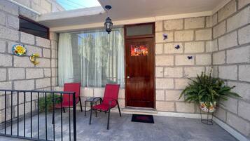 Habitación doble panorámica, 2 camas matrimoniales | Ropa de cama de alta calidad y decoración personalizada