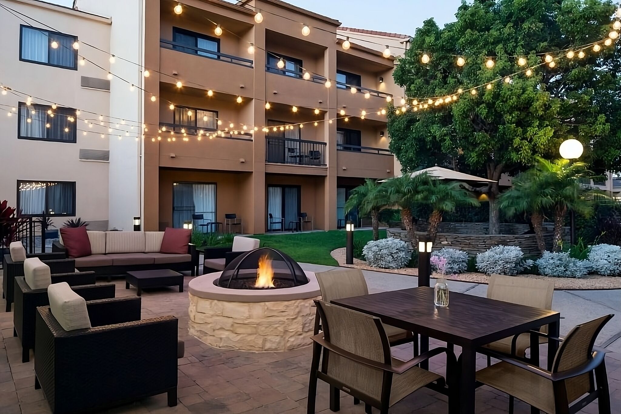 Ideal Mix of Comfort and Value! 3 Relaxing Units, Close to El Segundo Beach