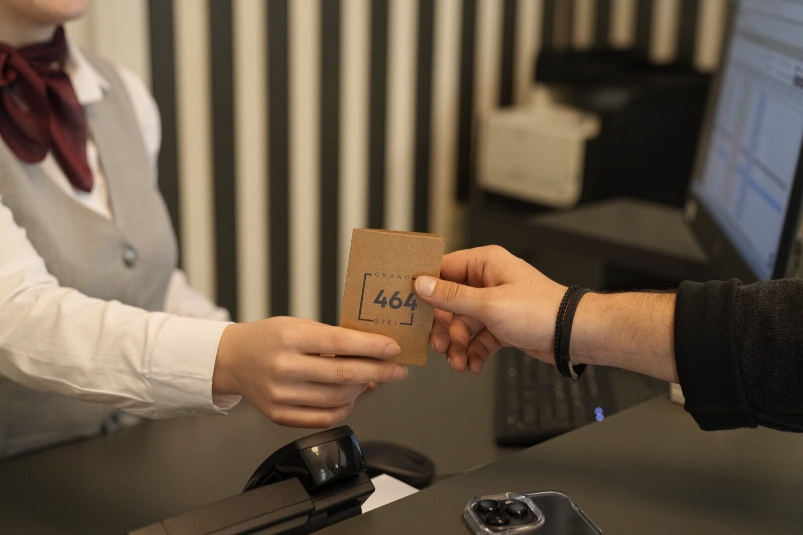 ฝ่ายต้อนรับ