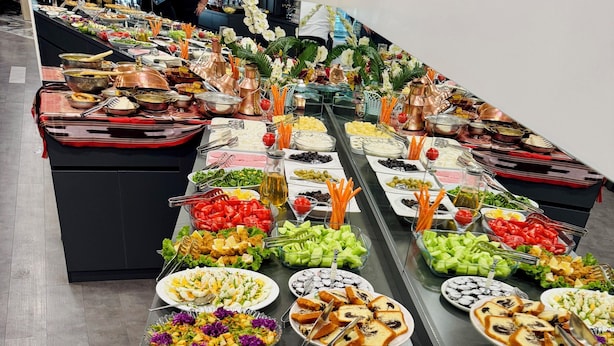 A buffet table with various food items and drinks. - Grand 464 Otel (Rize)