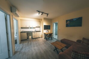 Comfort Twin Room | Desk, laptop workspace, soundproofing, iron/ironing board - Grand 464 Otel (Rize)