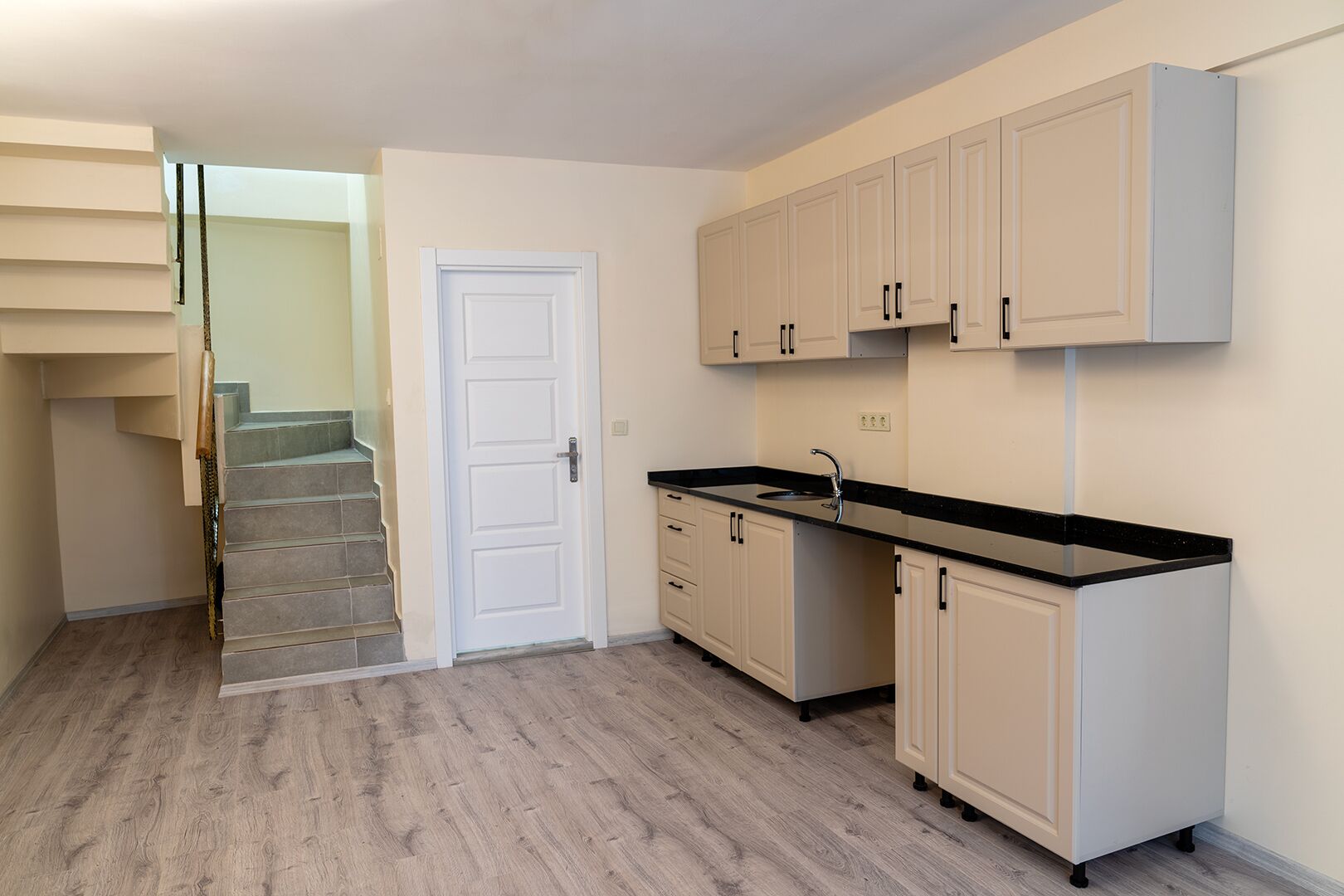 Deluxe Suite, Non Smoking, City View | Desk, laptop workspace, soundproofing, iron/ironing board