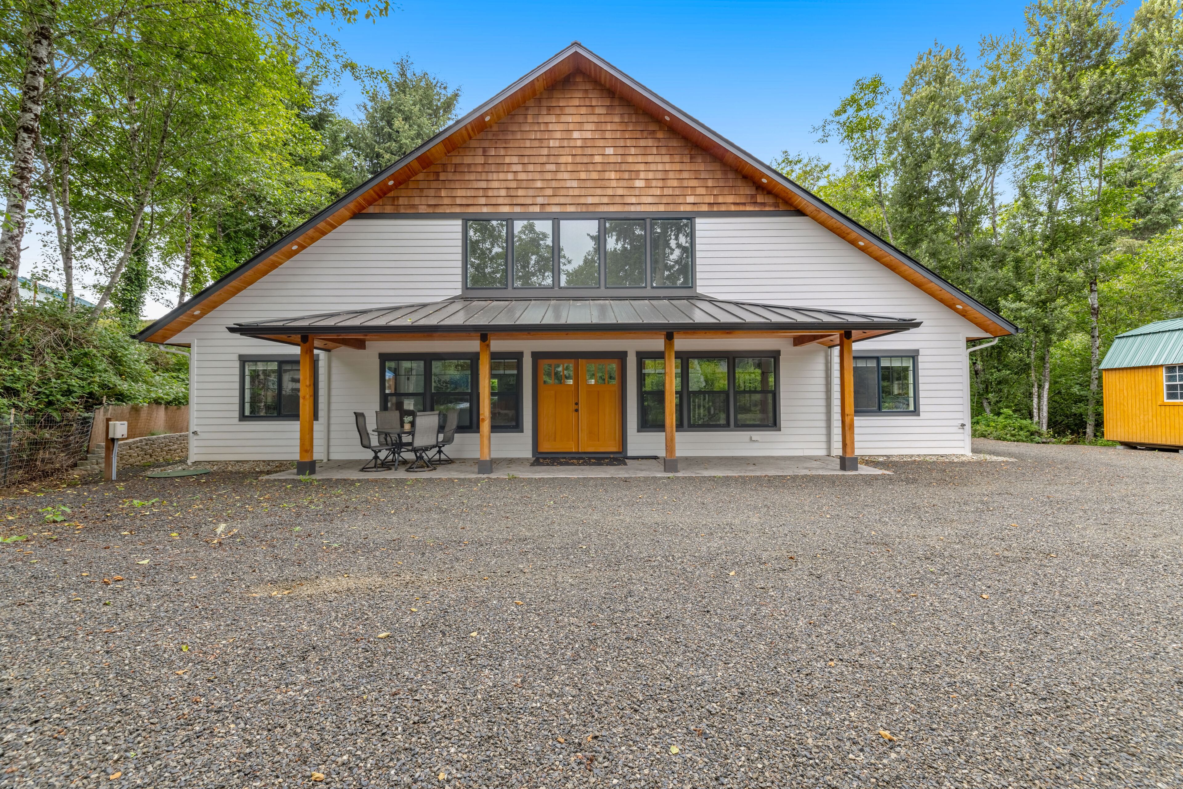 Grand Getaway Lodge | Brand-new house in Westport