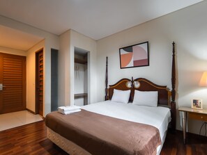 Deluxe Double Room | Desk, laptop workspace, free WiFi, bed sheets - Cove Arimbi (Jakarta)