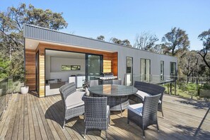 Outdoor dining - Narani Escape

 (Fairhaven)