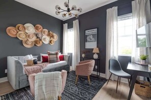 Smart TV, books, offices