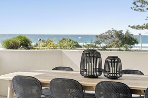 Outdoor dining - Dunes 2 -  brand new coastal contemporary 2 bedroom apartment (Ballina Shire)