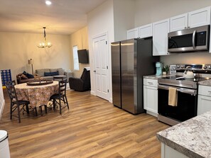 Interior - Sleeps 8! Foosball+Arcade, Private Courtyard, Parking, Washer+Dryer. Great home! (Harrisburg)