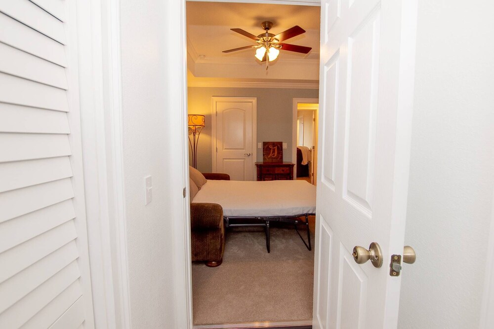 Cozy 1 BR Apt on Lake Howard with Lanai Patio, Dock & Kayaks Winter