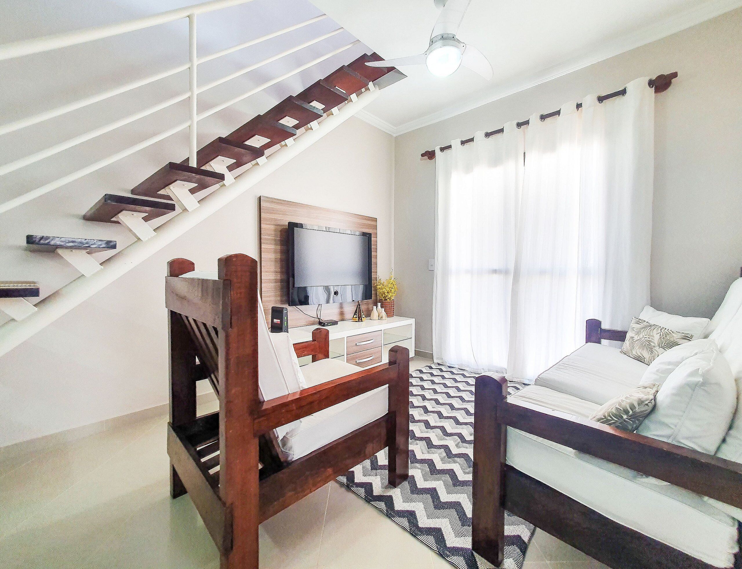 Apartment | Living room | Flat-screen TV