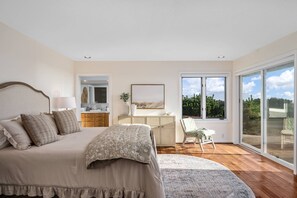 Unclassified image, 4 of 45, button