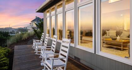 Breathtaking Panoramic Ocean and Views on Gearhart Golf Links, Huge Deck, Game Room, Fire Table