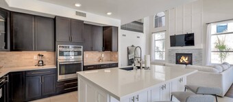 Private Heated Pool, Putting Green, Pool Table, BBQ, WIFI, Near Golf, Dining & Mayo Clinic+FREE GOLF